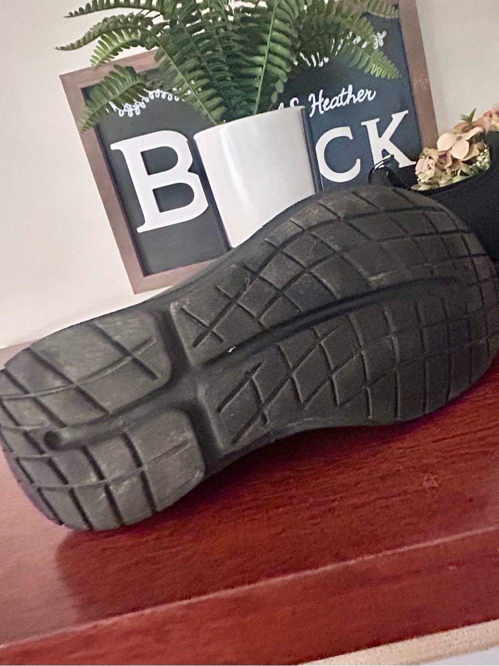 OOFOS Black Shoe with Bright Green Footbed - Picture 4 of 6